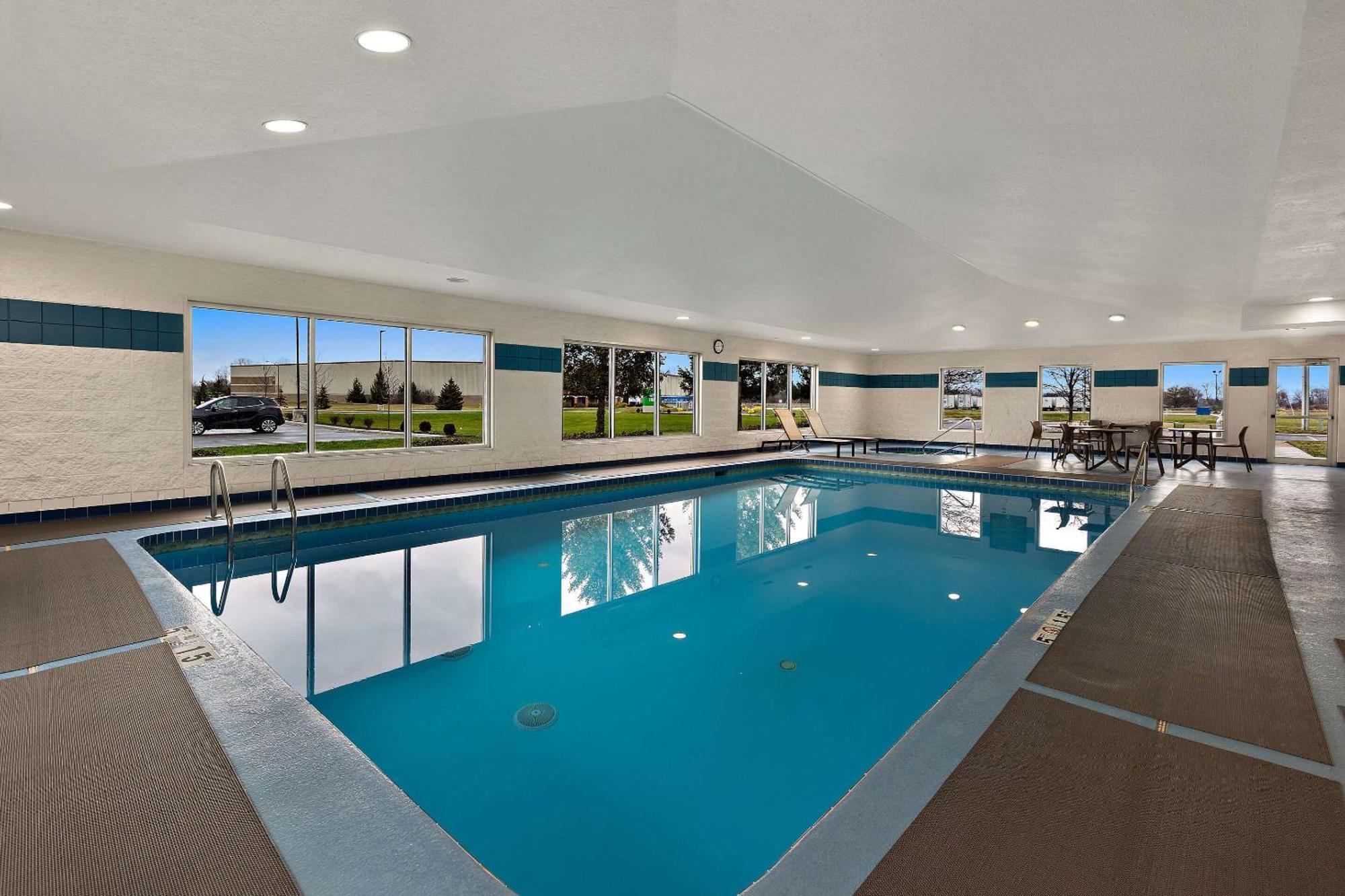 Comfort Inn & Suites Фремонт Екстер'єр фото